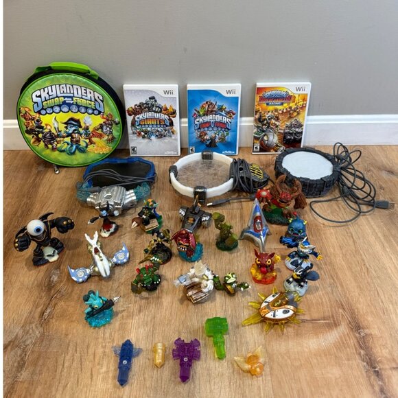 Skylanders Wii Game Bundle Ports Figures 3 Games - Picture 1 of 6